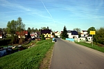 Blick über die Seebrücke zur Unterkunft.